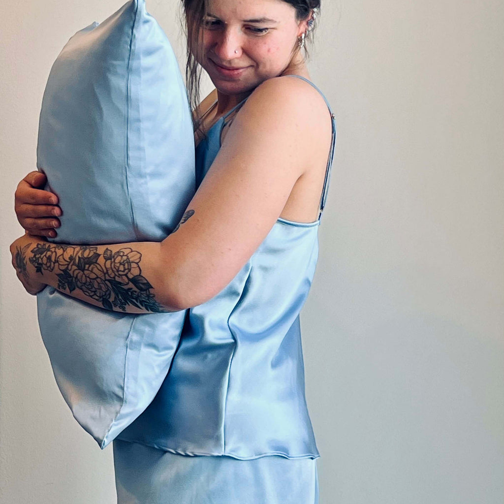 Blue silk pillowcase | Baby blue - Happy Moments Design Studio